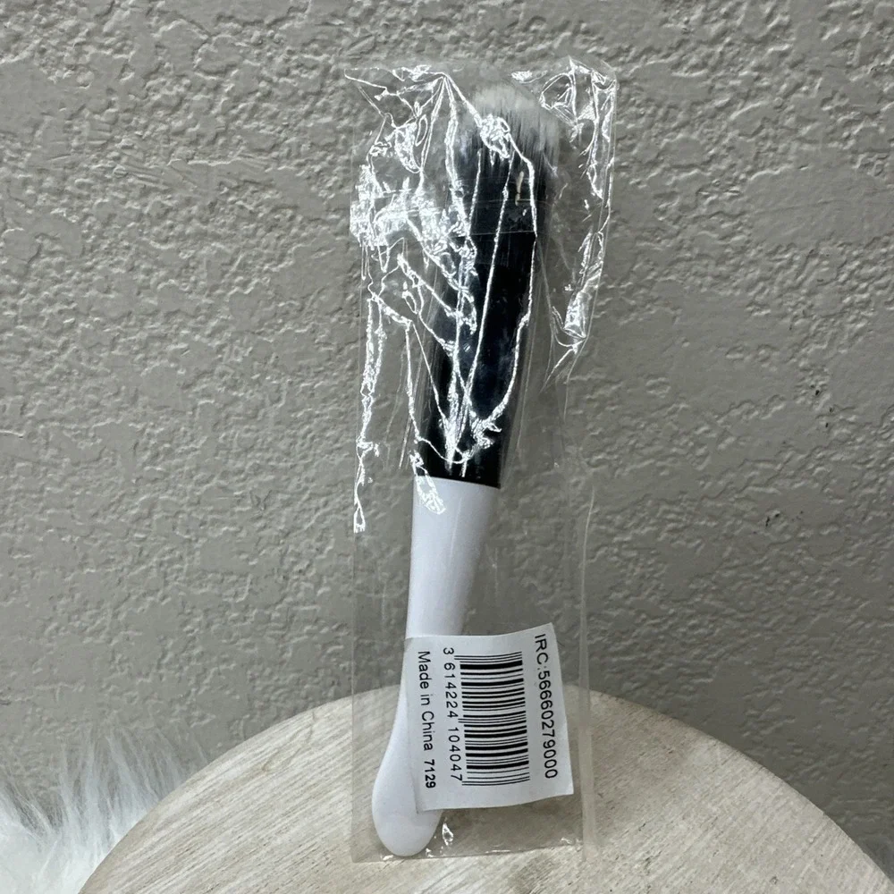 $11 🌙 Philosophy‎ Skin Tint Complexion Brush NEW